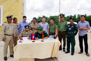 Tây Ninh tiếp nhận 127 công dân Việt Nam do Campuchia trao trả, phát hiện 1 đối tượng truy nã đặc biệt