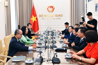 Huy động sự tham gia trực tiếp và từ xa của kiều bào vào công cuộc phát triển đất nước