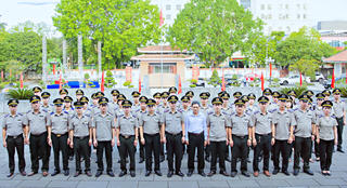 Thi hành án dân sự Thanh Hóa dâng hương, báo công Chủ tịch Hồ Chí Minh và các Anh hùng liệt sĩ
