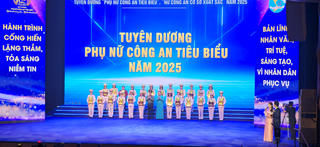 Vinh danh phụ nữ công an tiêu biểu: “Những bông hoa thép” tỏa sáng từ niềm tin của Nhân dân