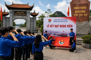 Kết nạp Đoàn bên dòng Bạch Đằng lịch sử: Một “tiết học đặc biệt” của học sinh THPT Mai Hắc Đế