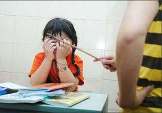 Thực trạng báo tin tố giác hành vi bạo lực gia đình: Làm gì để bảo vệ trẻ em trở thành phản xạ của cộng đồng?