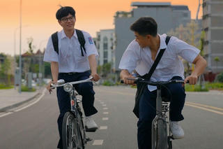 Góc khuất học đường ở “Phía bên kia thành phố"