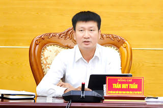 Ông Trần Huy Tuấn chủ trì Hội nghị Ban thường vụ tỉnh Ninh Bình