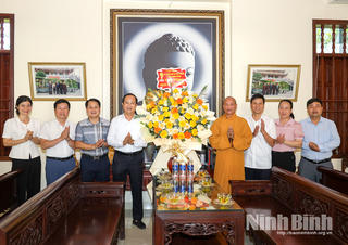 Ủy ban MTTQ Việt Nam tỉnh Ninh Bình thăm, chúc mừng các cơ sở Phật giáo nhân Đại lễ Phật đản 2026