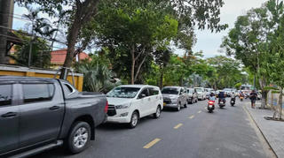 Xe ô tô tạm dừng tham gia giao thông bao nhiêu ngày không chịu phí sử dụng đường bộ?