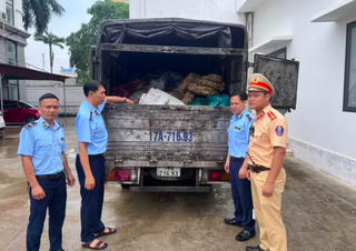 Ngăn chặn hơn 2 tấn mỡ lợn bốc mùi hôi thối chuẩn bị đưa ra thị trường
