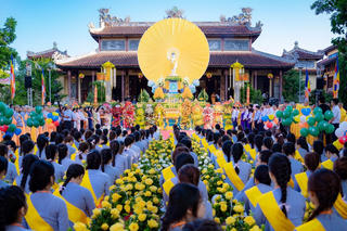 Trang nghiêm Đại lễ Phật đản Phật lịch 2570 tại TP Huế