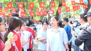 Thí sinh hoàn thành môn Toán, khép lại kỳ thi vào lớp 10 đầy áp lực