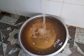 Sự cố nước sạch đổi màu ở Quảng Trị: Công ty cấp nước lên tiếng xin lỗi