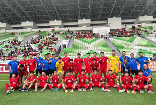 Tiền đạo Công Hậu lập hat-trick cho U19