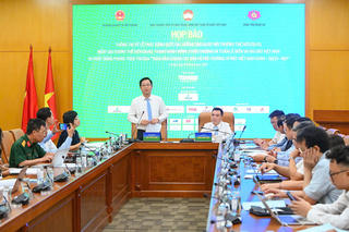 Khai mở dư địa tăng trưởng từ kinh tế biển và chuyển đổi xanh