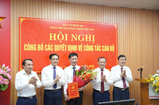 Bác sĩ Trịnh Xuân Nam giữ chức Giám đốc Bệnh viện Đa khoa thành phố Vinh