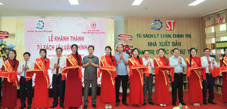 Trường Đại học Kiên Giang ký kết hợp tác với Nhà xuất bản Chính trị quốc gia Sự thật