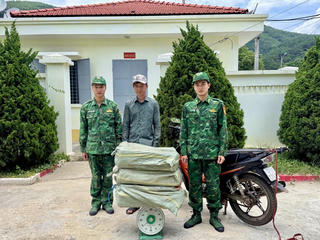 Thu giữ hơn 100kg thực phẩm không rõ nguồn gốc
