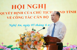 Trao quyết định bổ nhiệm ông Đặng Xuân Quang làm Phó Giám đốc Sở GD&ĐT Nghệ An 