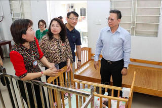 Bản tin tổng hợp 07/06: Nghiên cứu bổ sung điều kiện nhận con nuôi, bảo đảm quyền lợi tốt nhất cho trẻ em