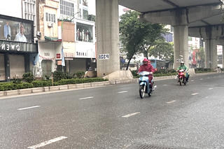 Thời tiết ngày 9/6: Hà Nội mưa rào và dông rải rác, TP HCM nắng nóng