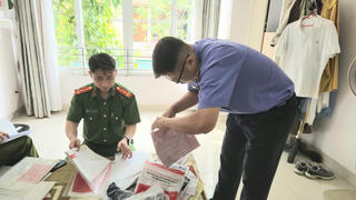 Khởi tố, bắt tạm giam 3 nguyên cán bộ thuế tỉnh Lào Cai Khởi tố, bắt tạm giam 3 nguyên cán bộ thuế tỉnh Lào Cai