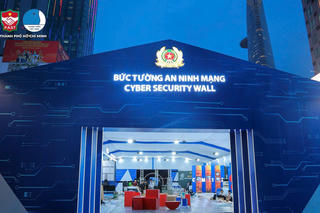 Ra mắt không gian trải nghiệm “Bức tường An ninh mạng” tại phố đi bộ Nguyễn Huệ