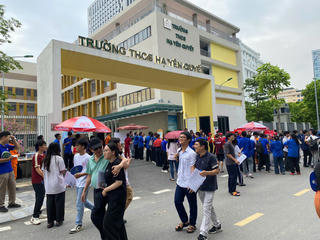 Buổi thi đầu tiên tốt nghiệp THPT 2026: Đề thi môn Ngữ văn gần gũi, giàu tính thời sự