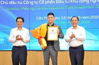Cần Thơ trao Quyết định đầu tư 2 khu công nghiệp hơn 6.900 tỷ đồng

