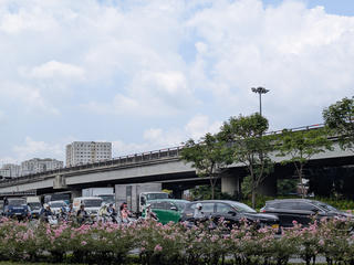  Người dân Tp Hồ Chí Minh khẩn trương dỡ nhà, bàn giao mặt bằng Dự án mở rộng Quốc lộ 13 