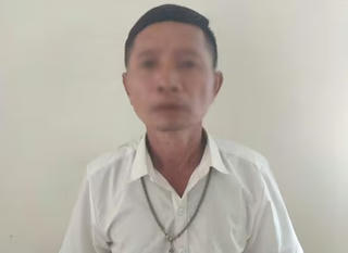 Khởi tố người đàn ông cầm dao gây rối trước cổng Bệnh viện Đa khoa khu vực Nghĩa Hưng,
