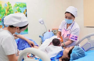 Nghỉ dưỡng sức sau thai sản trùng ngày lễ có được tính vào số ngày nghỉ?