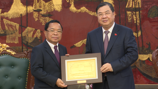 Phó Thủ tướng Thường trực Phạm Gia Túc tiếp Phó Thủ tướng, Bộ trưởng Tư pháp Lào