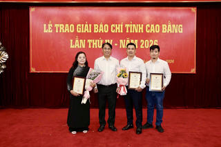 Báo Pháp luật Việt Nam đạt 2 giải Báo chí của tỉnh Cao Bằng
