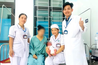 Kích hoạt báo động đỏ cứu sản phụ trẻ sinh con trên xe khách 