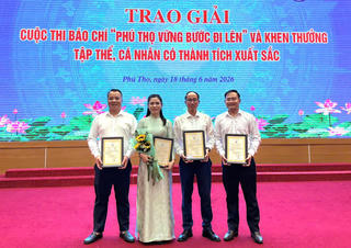 Báo Pháp luật Việt Nam đạt giải Cuộc thi báo chí 'Phú Thọ vững bước đi lên'