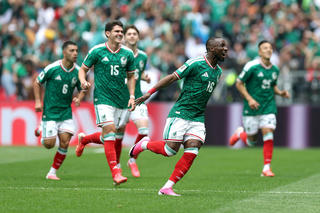 Mexico và Hàn Quốc giành vé vào vòng trong