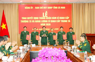 BĐBP Cà Mau tổ chức lễ thăng quân hàm sỹ quan cấp Thượng tá 