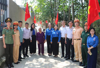 Khánh thành công trình thanh niên dẫn vào nhà Anh hùng Nguyễn Văn Hóa