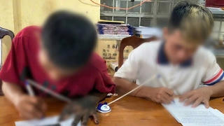 Công an làm việc với người 'tung' lên mạng clip đi xe máy 'kẹp 3' không đội mũ bảo hiểm
