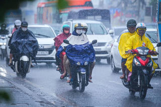 Thời tiết ngày 26/6: Bắc Bộ mưa dông, Trung Bộ tiếp tục nắng nóng