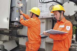 Cần tính toán để việc áp dụng giá điện giờ cao điểm không tác động mạnh đến khách hàng 