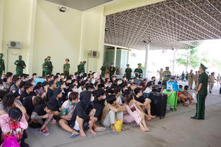 Tiếp nhận 137 công dân Việt Nam do Campuchia trao trả