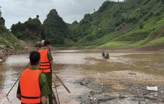Khẩn trương tìm kiếm người đàn ông bị nước suối cuốn trôi 