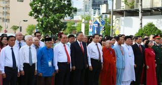 Tổng Bí thư, Chủ tịch nước Tô Lâm và lãnh đạo Đảng, Nhà nước dâng hoa tưởng nhớ Chủ tịch Hồ Chí Minh