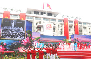 TP Hồ Chí Minh vững bước cùng dân tộc bước vào kỷ nguyên thịnh vượng, bình yên, hạnh phúc
