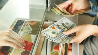 Yêu cầu xử lý nghiêm hành vi đầu cơ, găm giữ ngoại tệ gây bất ổn thị trường