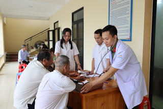 Ninh Bình nâng cao chất lượng khám, chữa bệnh và y tế cơ sở