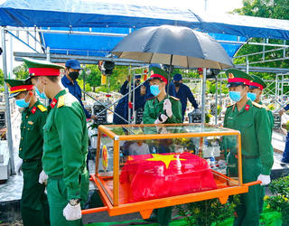 Cà Mau khai quật 263 mộ liệt sĩ trên hành trình 'tìm lại tên cho các anh'