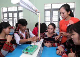 Tăng cường chăm lo lao động là người dân tộc thiểu số và miền núi