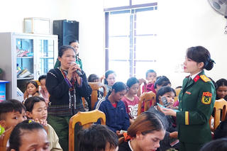 Đưa pháp luật đến đồng bào biên giới bằng phiên tòa giả định và gameshow tương tác