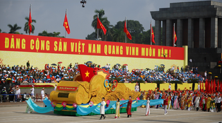 Hoàn thiện thể chế, chính sách để triển khai các hệ giá trị  quốc gia, văn hóa, gia đình và chuẩn mực con người Việt Nam