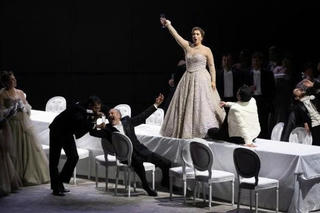 Hơn 100 nghệ sĩ Ý mang kiệt tác opera 'La Traviata' đến Việt Nam